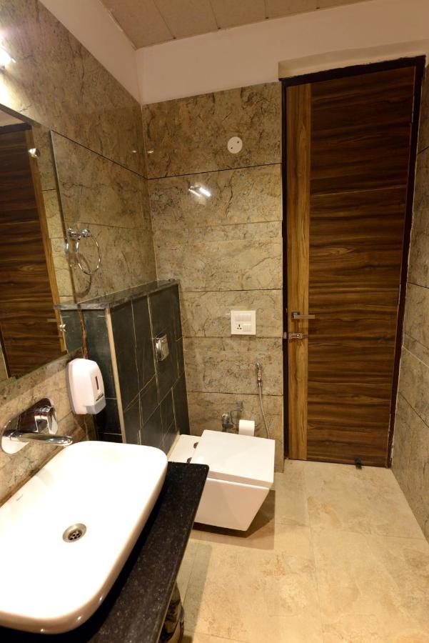 Hotel The Yellow Nayagaon المظهر الخارجي الصورة