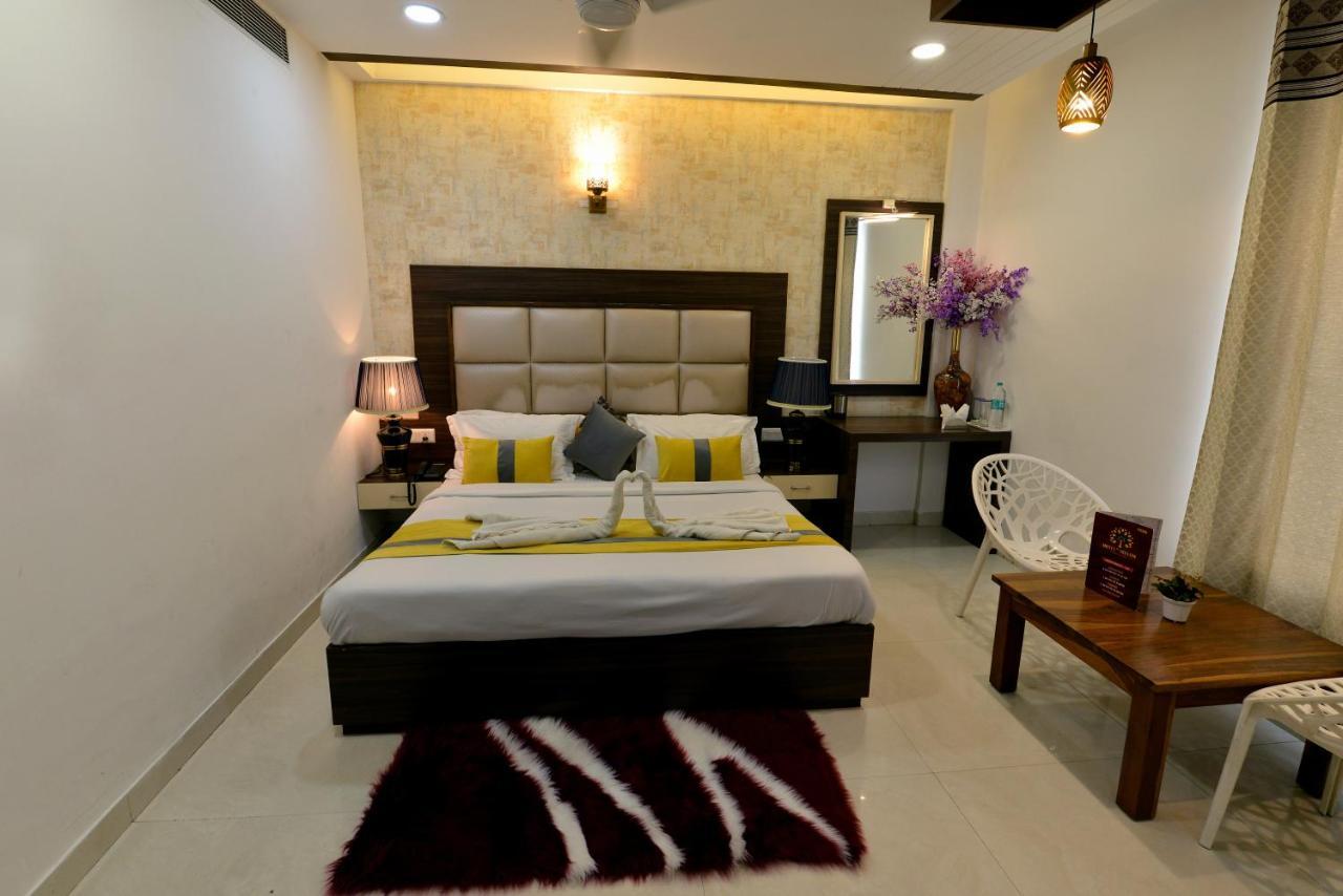 Hotel The Yellow Nayagaon المظهر الخارجي الصورة
